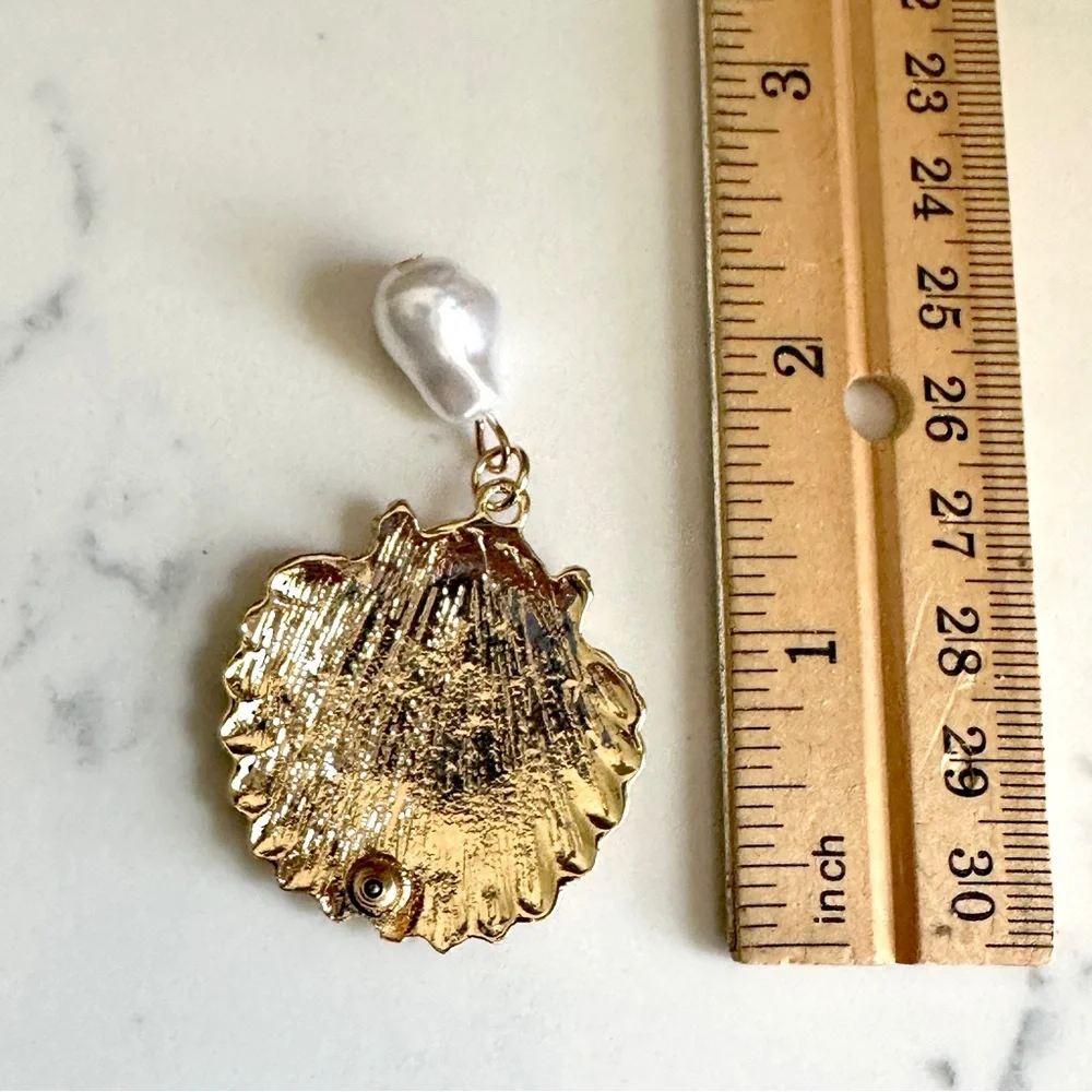 2/$30🌵 Gold Shell Earrings Faux Pearl Beach Seashell Ocean Coastal Vacation NEW